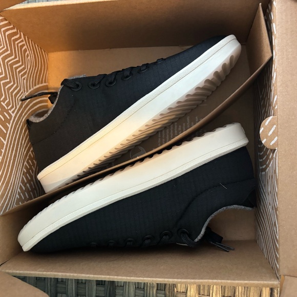 Allbirds women’s black sneakers new - Picture 3 of 5